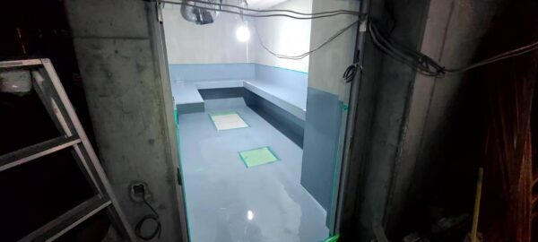 川崎市にて防水工事・防塵塗装〈ゴミ置き場スペースの施工〉の施工前写真